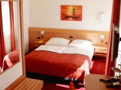 Garden Hotell 3*