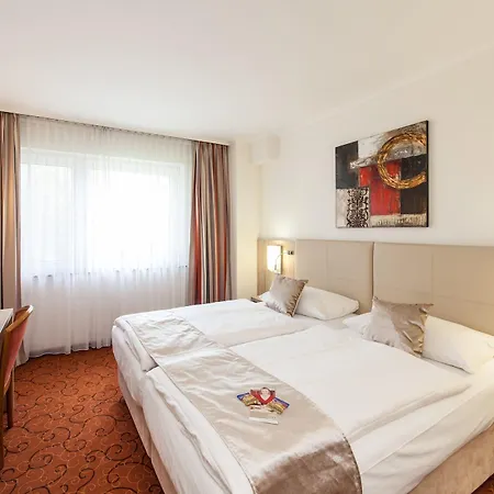Garden Hotel 3*