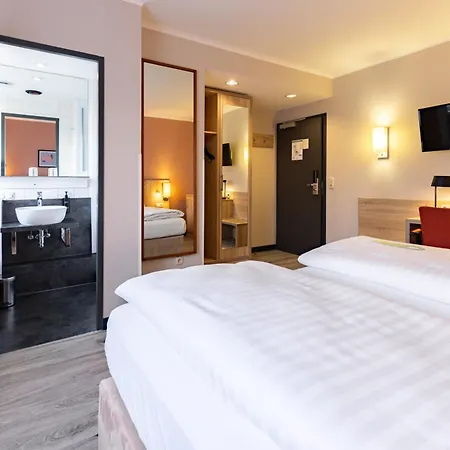 Garner North By Ihg Otel 3*