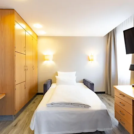 Garner North By Ihg Hotell 3*