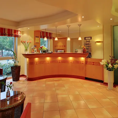 Garden Hotel 3*