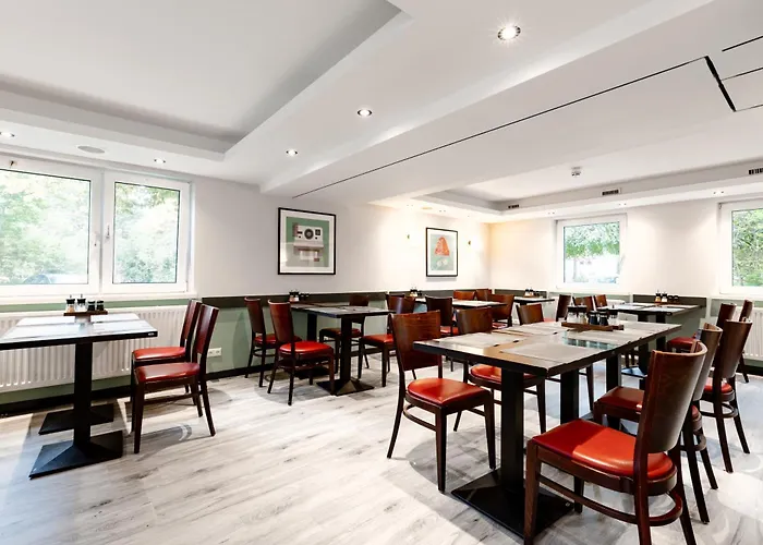 Garner North By Ihg Отель